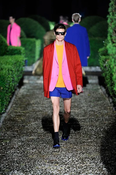 Look 43